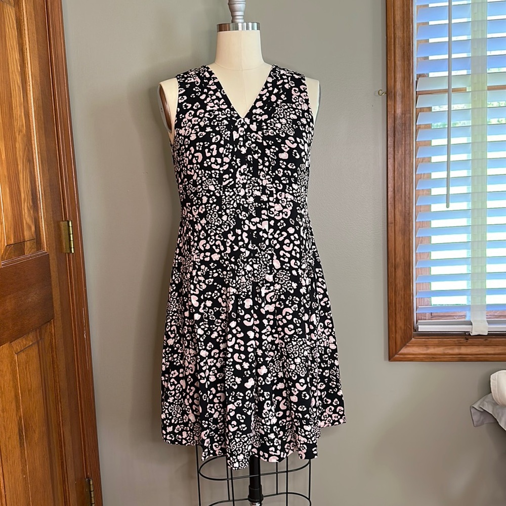 EUC Talbots sleeveless dress fully lined rayon and spandex. Size 8 petite.